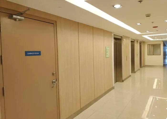 S Residences Tower 1 - Near Moa & Ayala Malls Bay Hotel 5*